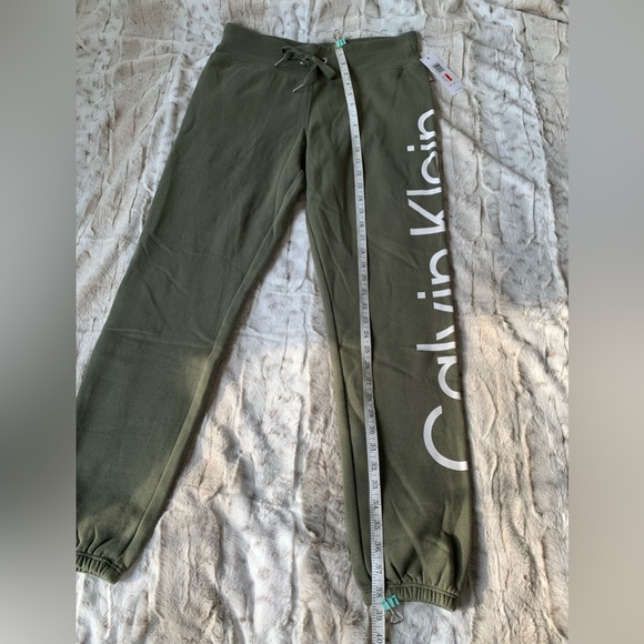 NWT Calvin Klein Olive Green Joggers - Picture 5 of 8